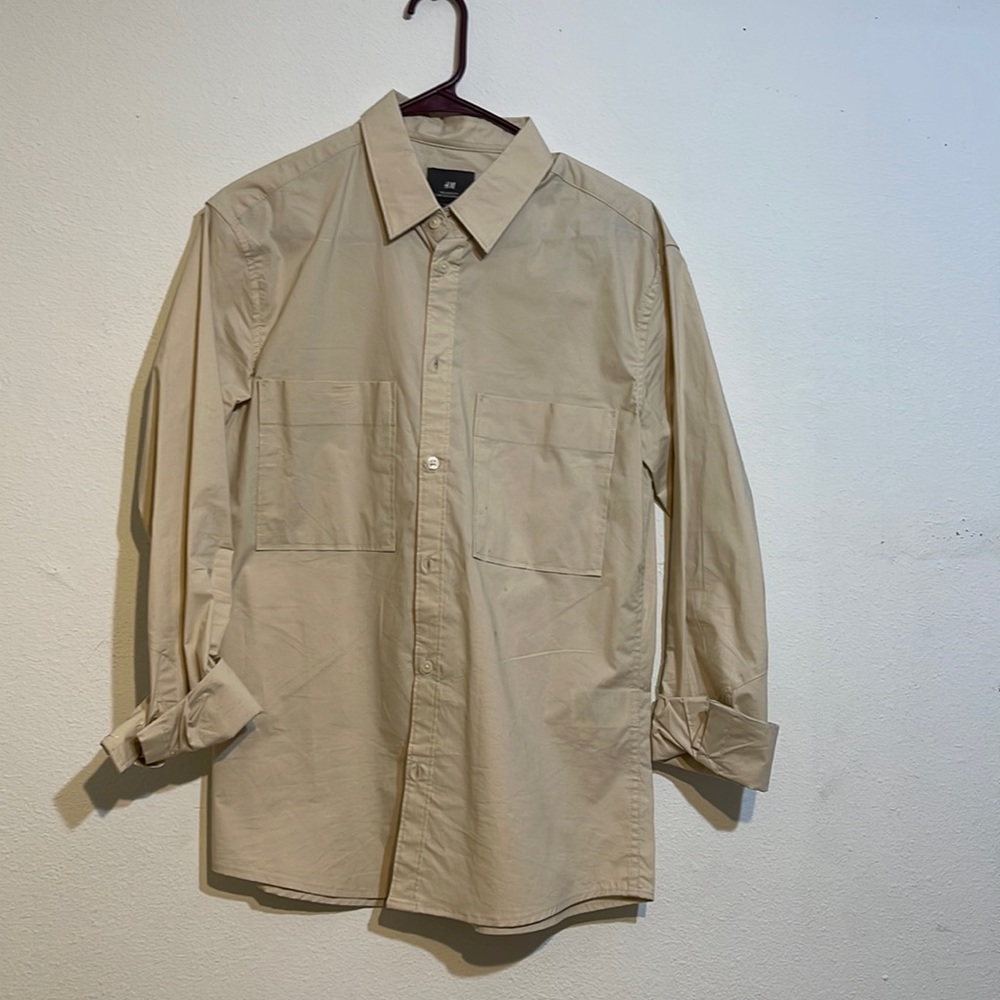 H&M slim fit button down shirt size small for men